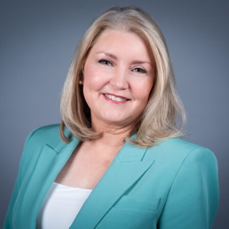 Dianna Headshot Session-0037-Edit_1